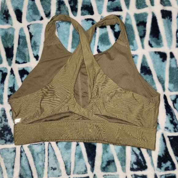 Fabletics criss-cross Army Green sport bra Size 8 - Picture 3 of 6